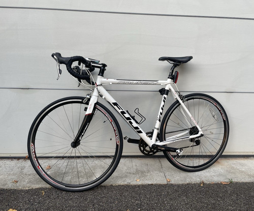 Fuji roubaix road bike - fuji,