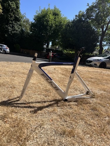 2011 fuji track frameset - 1.0,